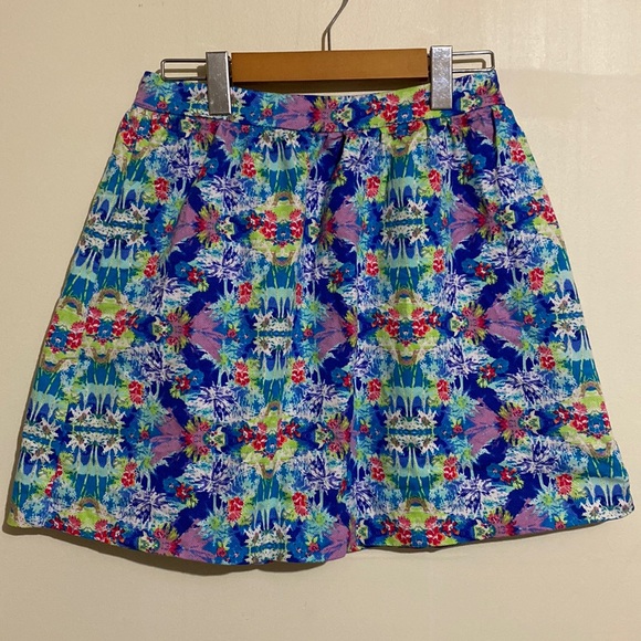 Victoria’s Secret Tropical Print A-line Mini Skirt Size 4 - Picture 3 of 9